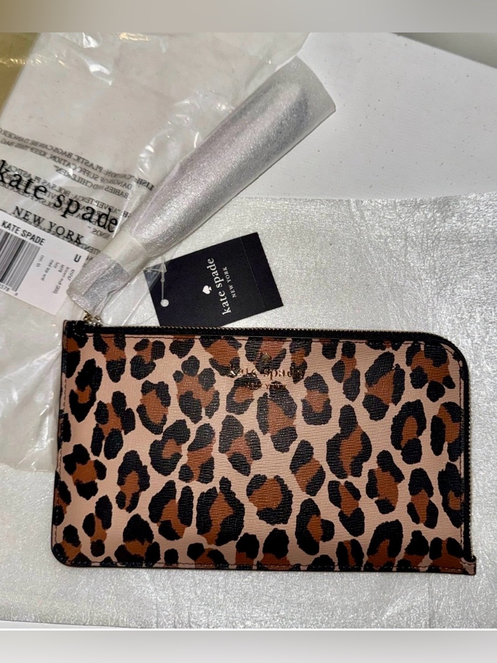 Kate Spade Lucy LZip Leopard Print Wristlet in Brown and Black - NWT - Picture 3 of 12